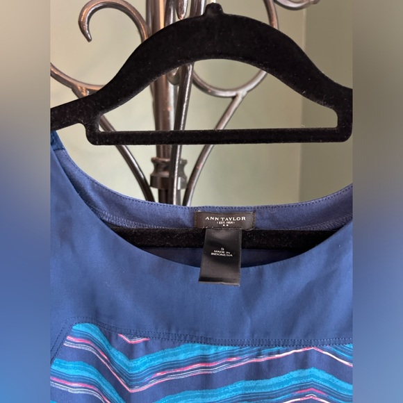 Ann Taylor Blouse - Picture 2 of 4
